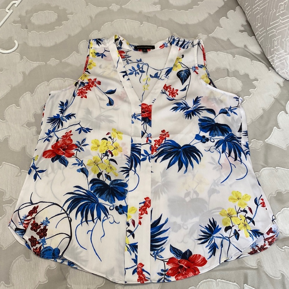 Banana Republic top like new